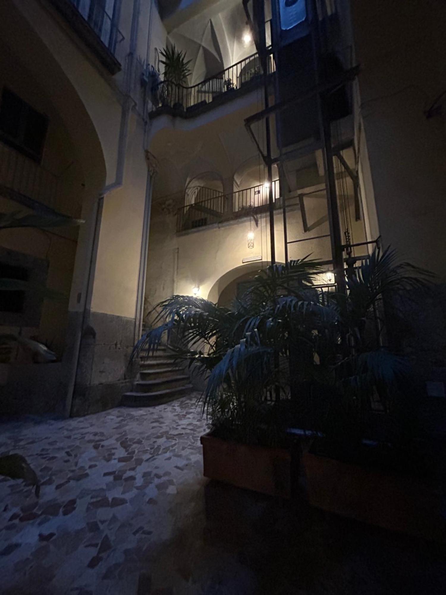 Anni Apartment Chiaia Наполи Екстериор снимка