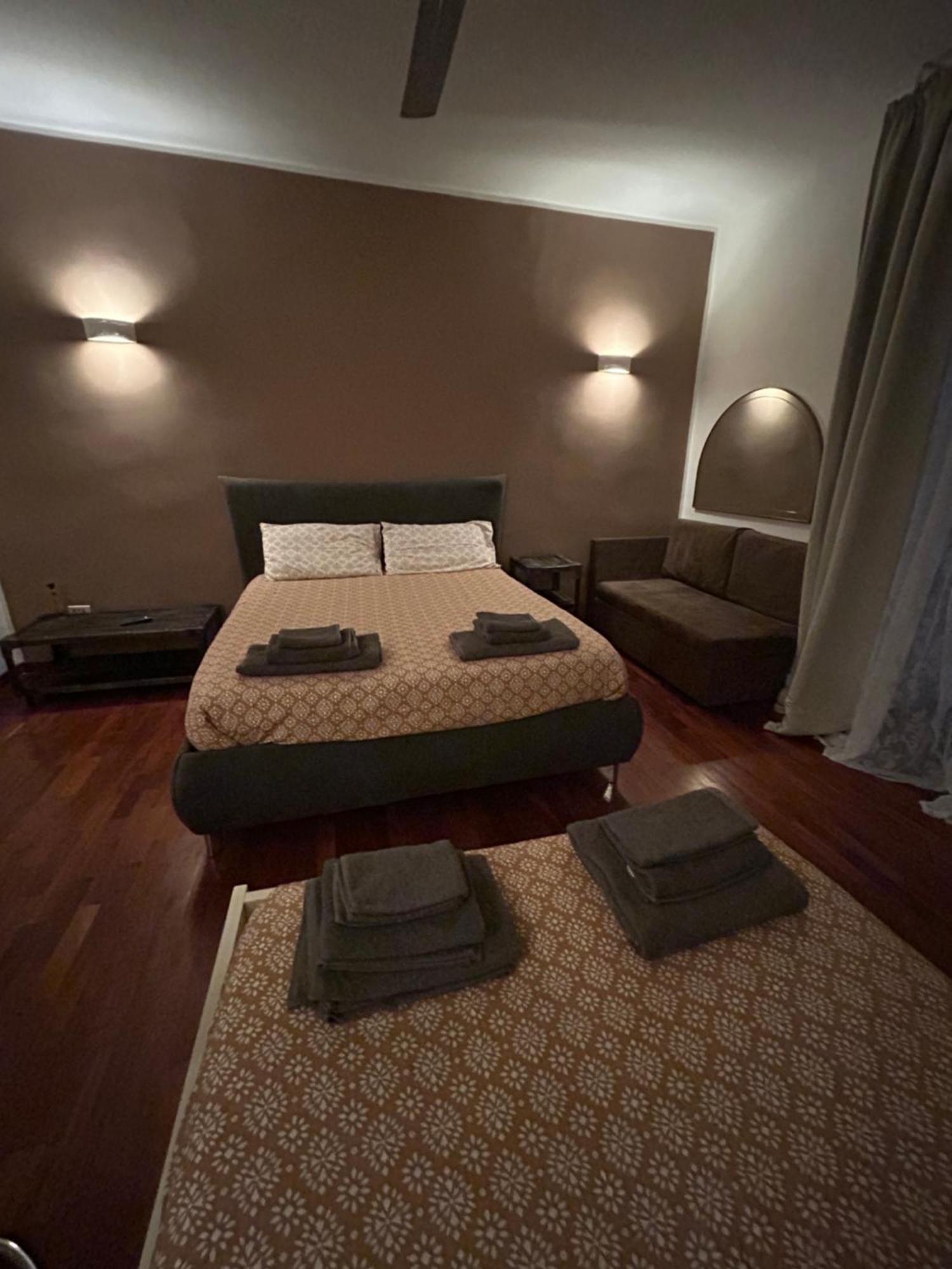 Anni Apartment Chiaia Наполи Екстериор снимка